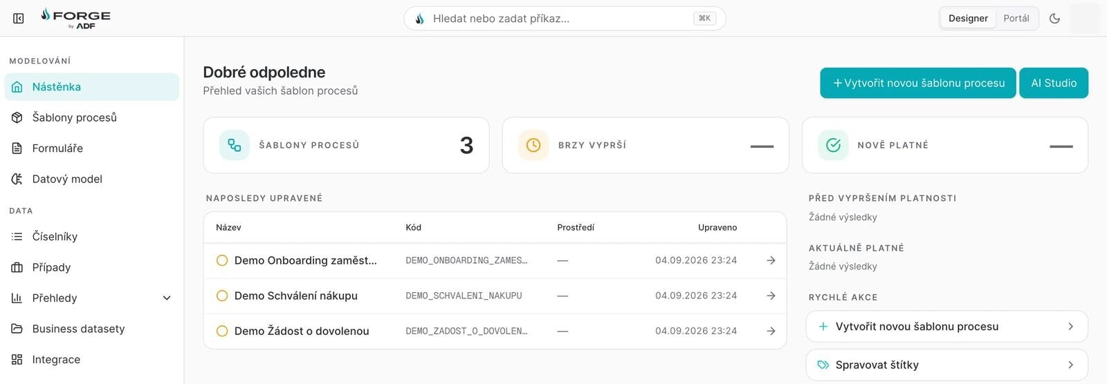 Nástěnka Designeru s tlačítkem AI Studio a přehledem šablon procesů